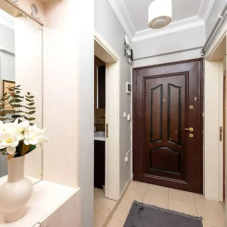 Qbra House 2br Walk To Landmarks Apartment Istanbul